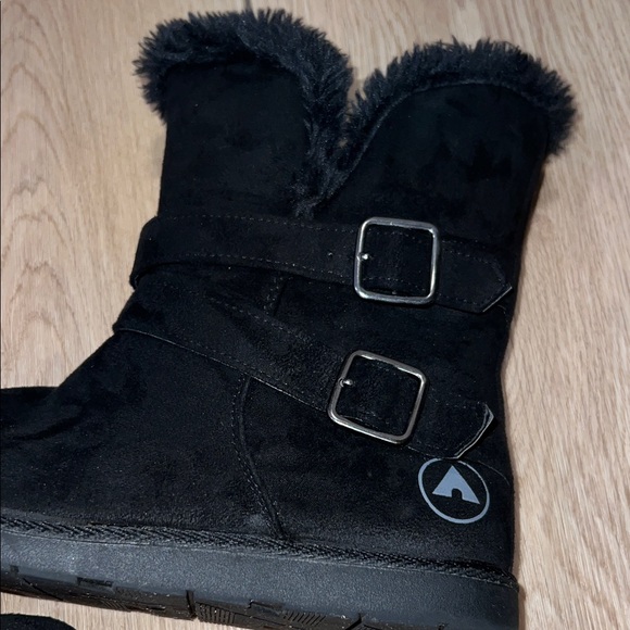 Airwalk Black Winter Boots with Faux Fur Trim - Picture 5 of 16